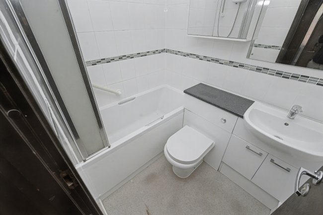 11 Badger Close, Feltham, Greater London, TW13 7HA 3