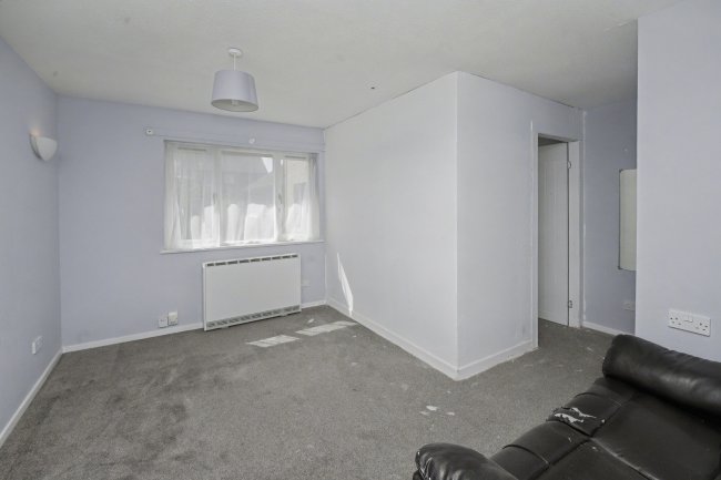11 Badger Close, Feltham, Greater London, TW13 7HA 3