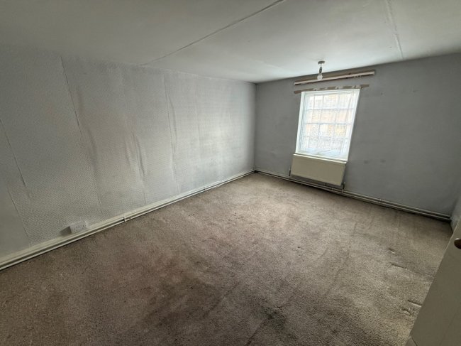 85/85A Newland Street, Witham, Essex, CM8 1AA 4