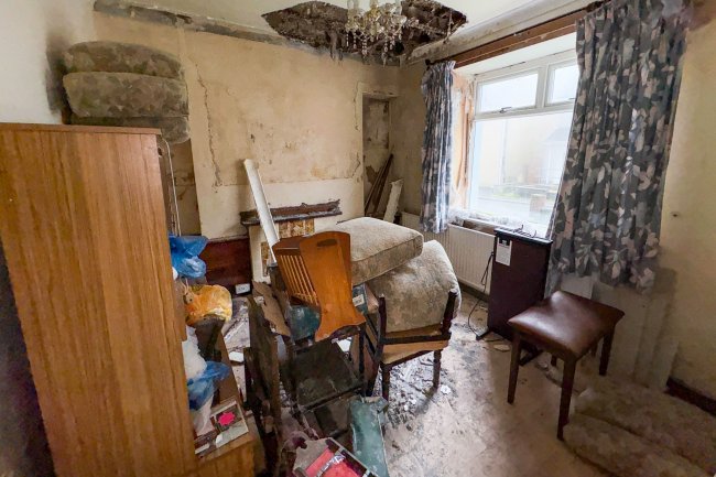 36 Tirycoed Road, Glanamman, Ammanford, Carmarthenshire, SA18 2YE 1