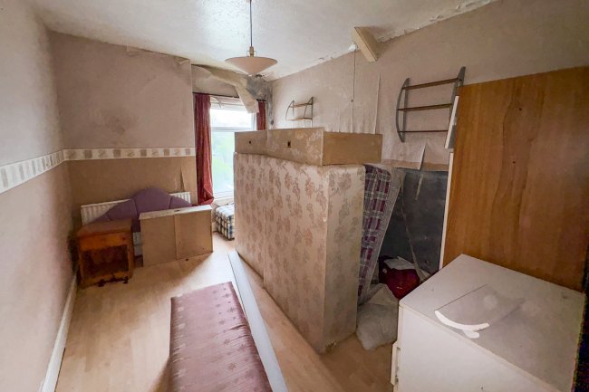 36 Tirycoed Road, Glanamman, Ammanford, Carmarthenshire, SA18 2YE 1