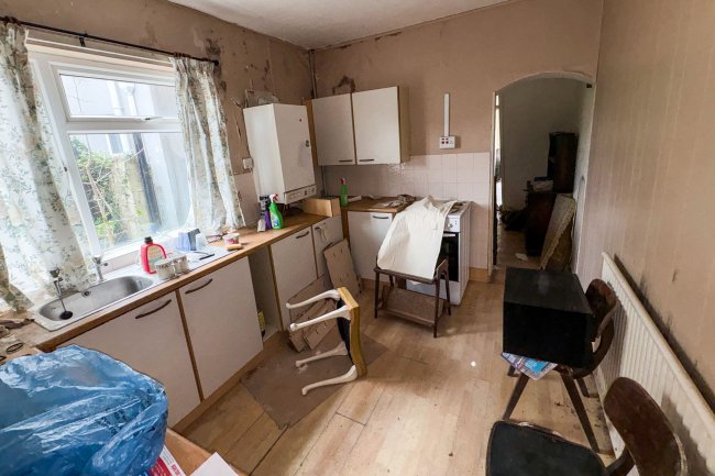 36 Tirycoed Road, Glanamman, Ammanford, Carmarthenshire, SA18 2YE 1