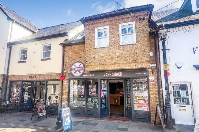 52 Church Street, Twickenham, London, TW1 3NR 2