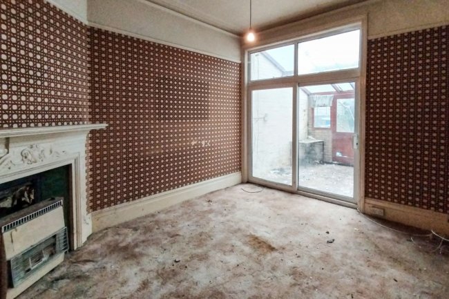 98 Victoria Road North, Southsea, Hampshire, PO5 1QE 8