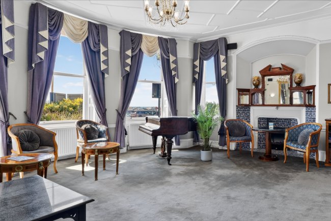 Lanes Hotel, 70-72 Marine Parade, Brighton BN2 1AE 8