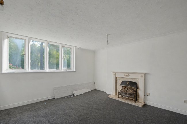 2 Castle Malwood Lodge, Minstead, Lyndhurst, SO43 7HB 3