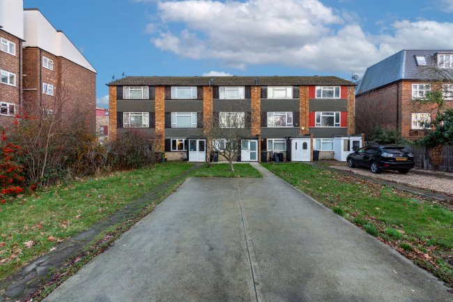 Dilhorne Close, Baring Road, London, SE12 0DA 3