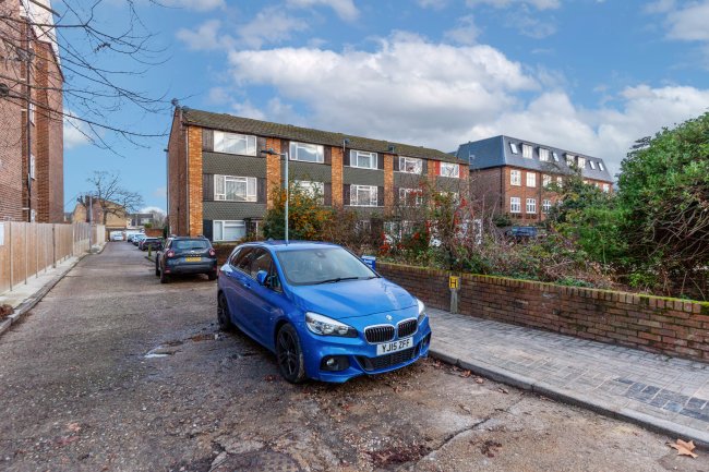 Dilhorne Close, Baring Road, London, SE12 0DA 3