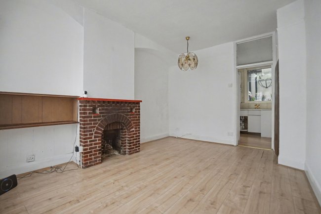 5 New Park Road, Brixton, London SW2 4DU 7