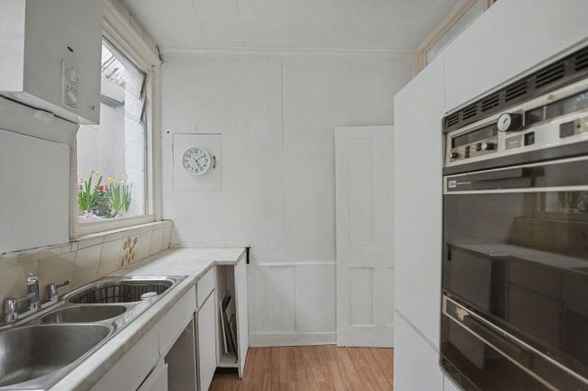 5 New Park Road, Brixton, London SW2 4DU 7
