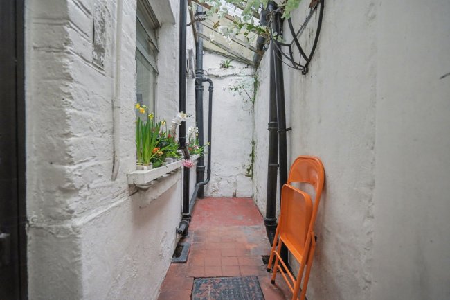 5 New Park Road, Brixton, London SW2 4DU 7