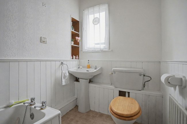 5 New Park Road, Brixton, London SW2 4DU 7