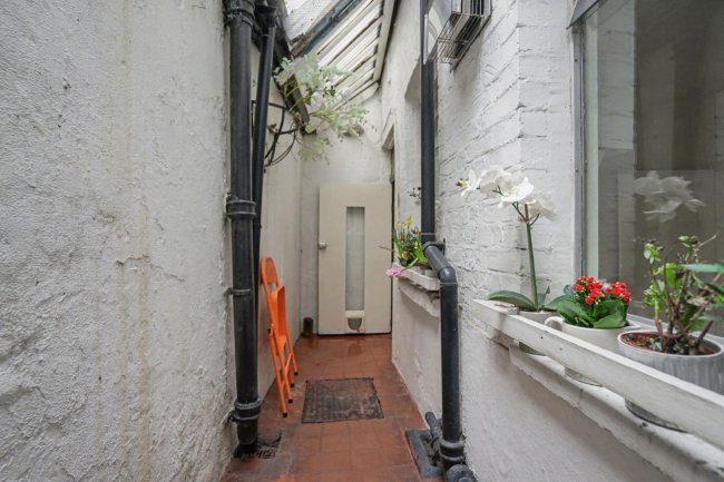 5 New Park Road, Brixton, London SW2 4DU 7