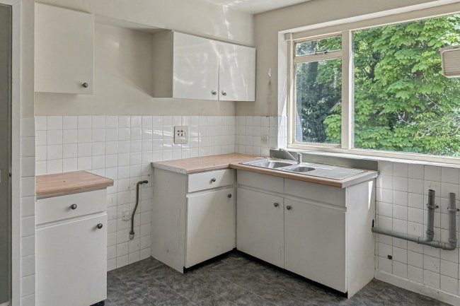 Flat 28 Lloyd Square, 16 Niall Close, Birmingham, West Midlands, B15 3LX 5