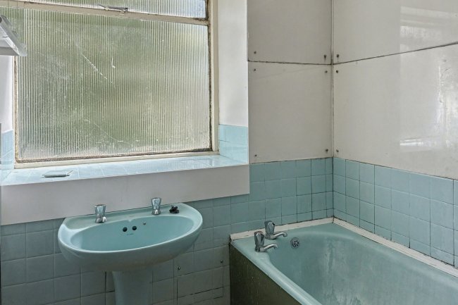 Flat 28 Lloyd Square, 16 Niall Close, Birmingham, West Midlands, B15 3LX 5