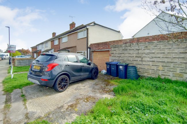 Garages at 1 Sheppard Close, Enfield, EN1 4HN 5