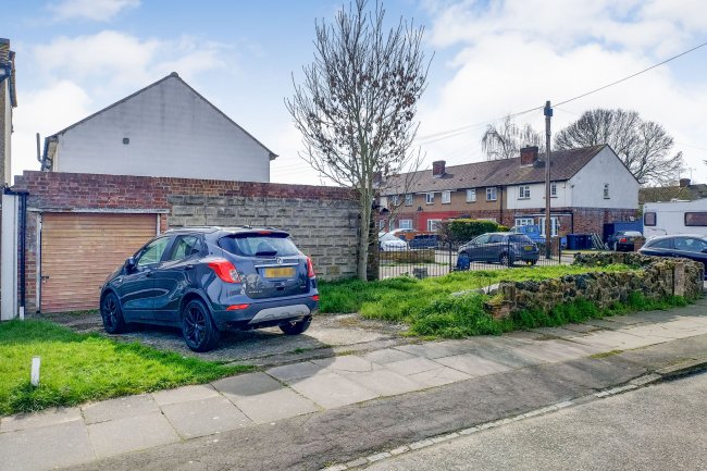 Garages at 1 Sheppard Close, Enfield, EN1 4HN 5