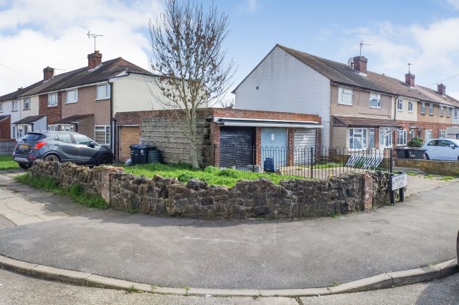 Garages at 1 Sheppard Close, Enfield, EN1 4HN 5