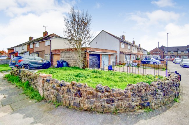 Garages at 1 Sheppard Close, Enfield, EN1 4HN 5