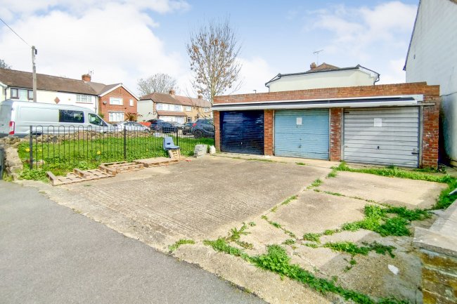 Garages at 1 Sheppard Close, Enfield, EN1 4HN 5