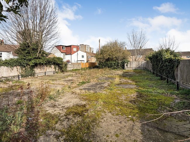 Land and former garage site at Ingersoll Road, Enfield, EN3 5PU 10