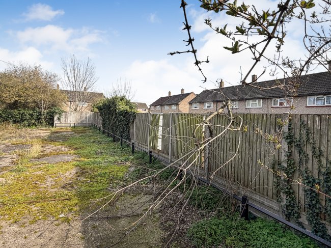 Land and former garage site at Ingersoll Road, Enfield, EN3 5PU 10