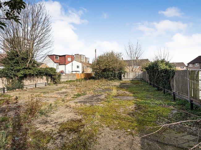 Land and former garage site at Ingersoll Road, Enfield, EN3 5PU 10