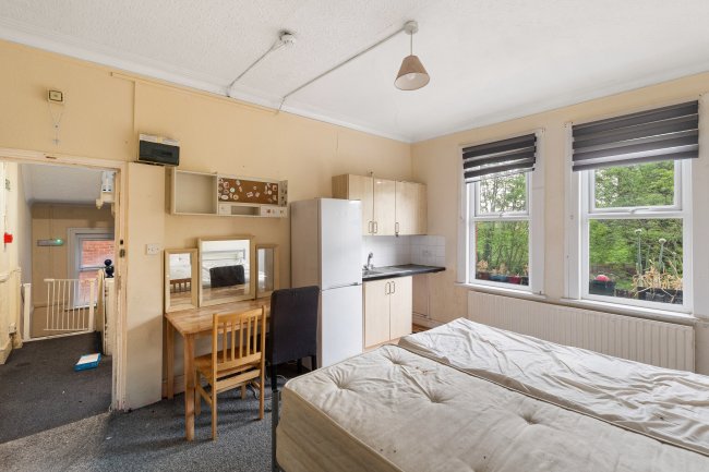 16 Palace Road, Streatham Hill, London, SW2 3NG 2