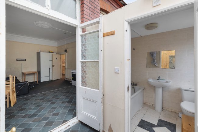 16 Palace Road, Streatham Hill, London, SW2 3NG 2