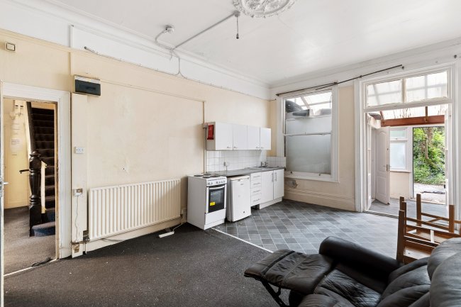 16 Palace Road, Streatham Hill, London, SW2 3NG 2