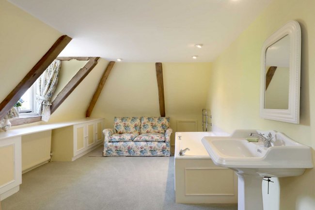 Copcourt Manor, Tetsworth, Oxfordshire, OX9 7DE 2