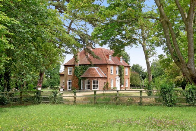 Copcourt Manor, Tetsworth, Oxfordshire, OX9 7DE 2
