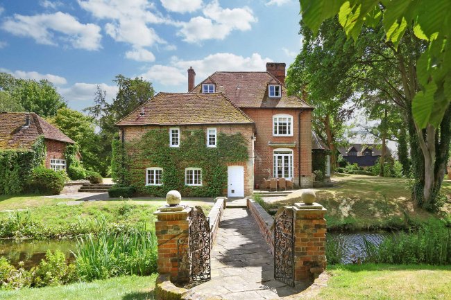 Copcourt Manor, Tetsworth, Oxfordshire, OX9 7DE 2