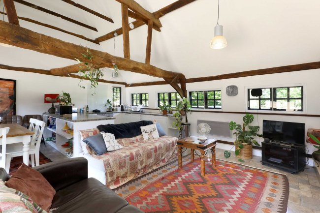 Copcourt Manor, Tetsworth, Oxfordshire, OX9 7DE 2