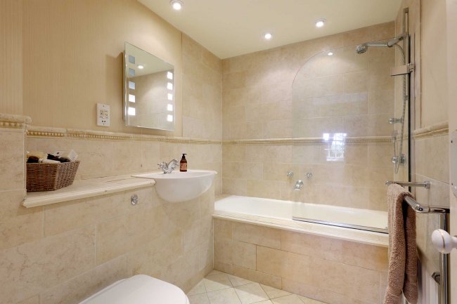 Copcourt Manor, Tetsworth, Oxfordshire, OX9 7DE 2