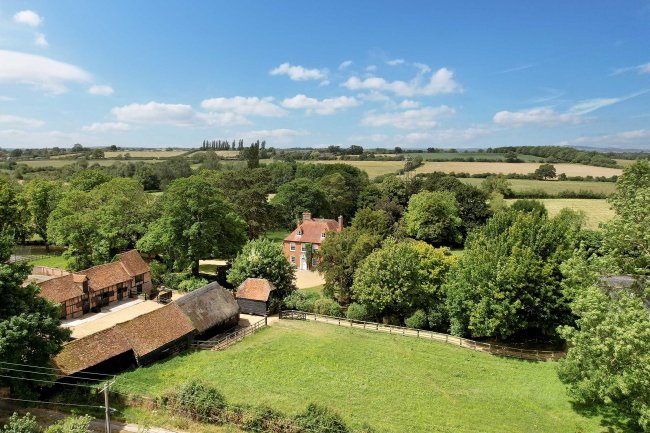 Copcourt Manor, Tetsworth, Oxfordshire, OX9 7DE 2
