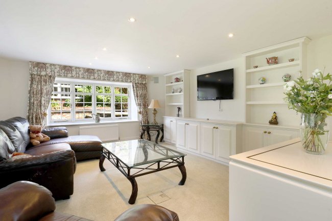 Copcourt Manor, Tetsworth, Oxfordshire, OX9 7DE 2