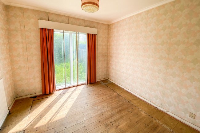 1 Belmore Gardens, Bath BA2 1HU 9