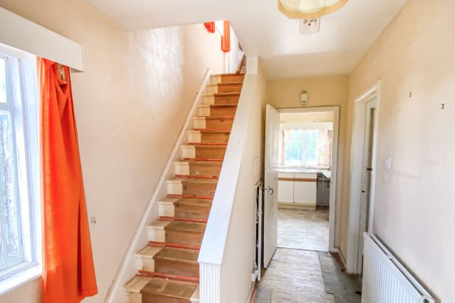1 Belmore Gardens, Bath BA2 1HU 9