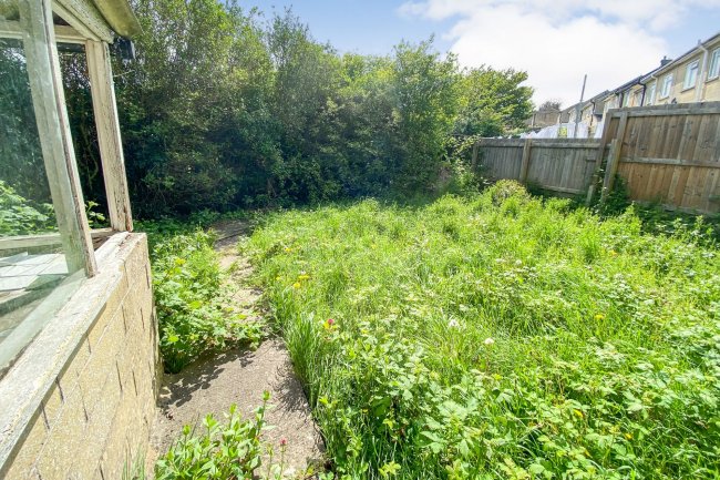 1 Belmore Gardens, Bath BA2 1HU 9