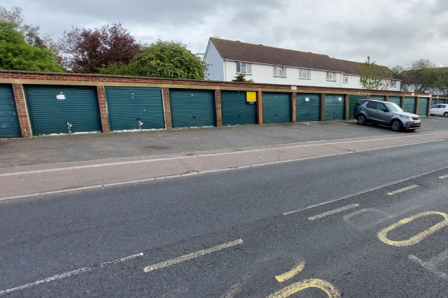 Garage 21, Bridge Road, Slade Green, Erith, Kent, DA8 2DE 9