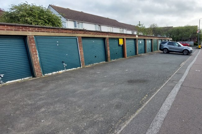 Garage 21, Bridge Road, Slade Green, Erith, Kent, DA8 2DE 9