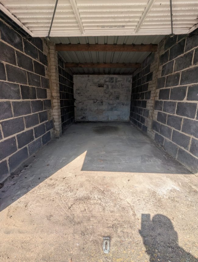 Garage 21, Bridge Road, Slade Green, Erith, Kent, DA8 2DE 9