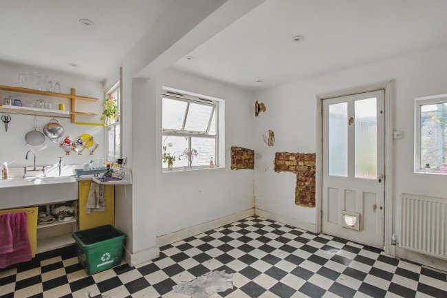 61 Oakfield Road, Stroud Green, London, N4 4LD 8