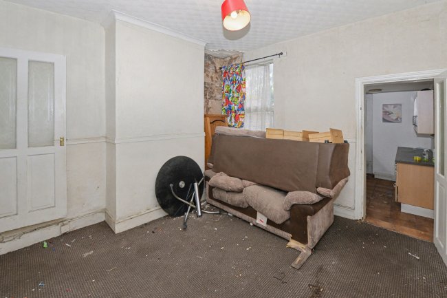254 Wolverhampton Road, Walsall, WS2 8RQ 2