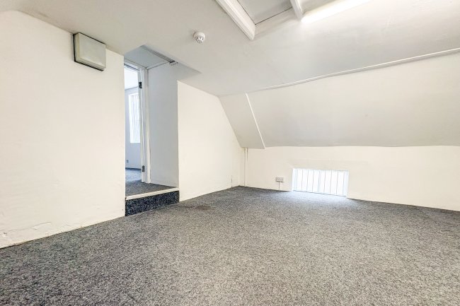28 Baxtergate, Whitby, YO21 1BW 6