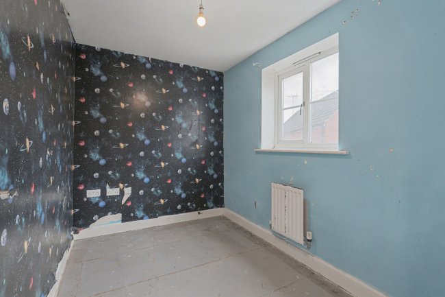 7 Secunda Way, Hempsted, Gloucester, Gloucestershire, GL2 5GA 4