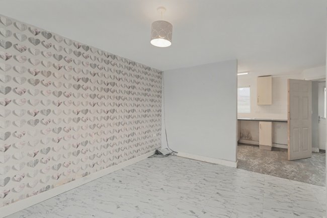 7 Secunda Way, Hempsted, Gloucester, Gloucestershire, GL2 5GA 4