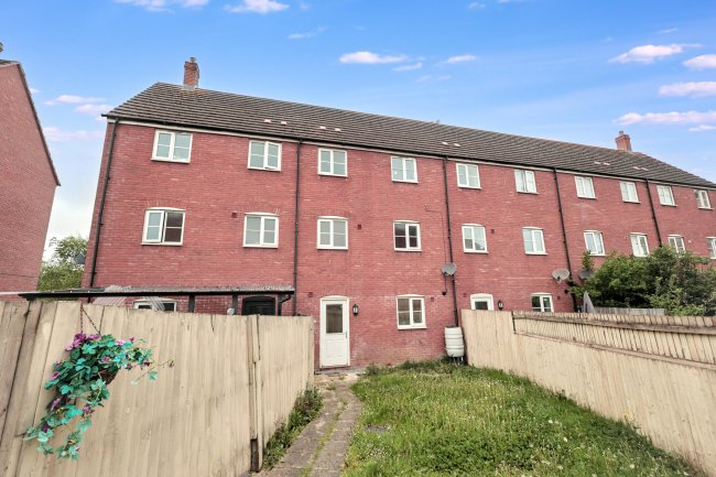 7 Secunda Way, Hempsted, Gloucester, Gloucestershire, GL2 5GA 4