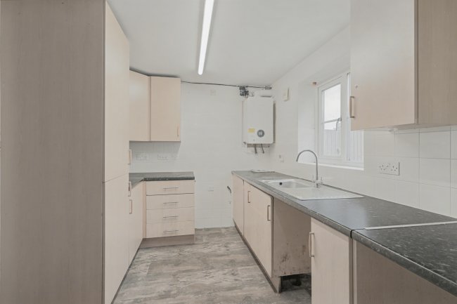 7 Secunda Way, Hempsted, Gloucester, Gloucestershire, GL2 5GA 4